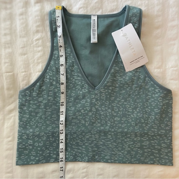 Athleta Blue Cheetah Print Aurora Seamless Crop Rib Tank - Picture 16 of 16